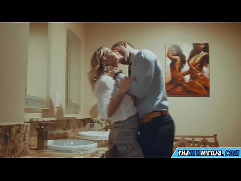 ❤️ כשבלונדינית חזה מפתה אותך בשירותים ציבוריים ️ פורנו ב-iw.justindianpornx.ru ❌